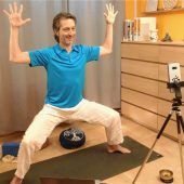 Yoga auf der eigenen Matte daheim