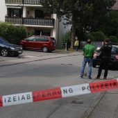 Autofahrer rast absichtlich in Fußgängergruppe