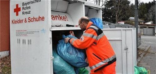 Alte Kleider finden einen neuen Nutzen.Foto Schlecker