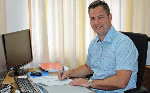 Bürgermeister Christian Weyrich (CSU) ist beim Thema Hybridsitzungen zurückhaltend. Er will Erfahrungen anderer Gemeinden abwarten.Foto  Archiv/Petzi