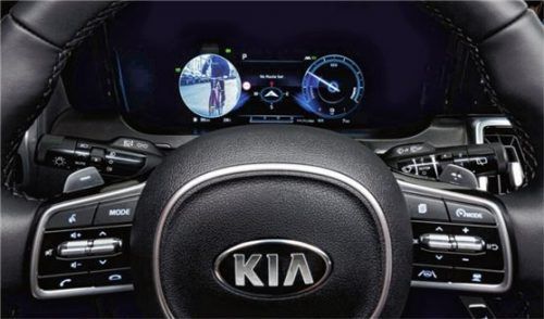 Bilder der Seitenkameras werden auf das Display des digitalen Kombiinstruments übertragen. Foto Kia