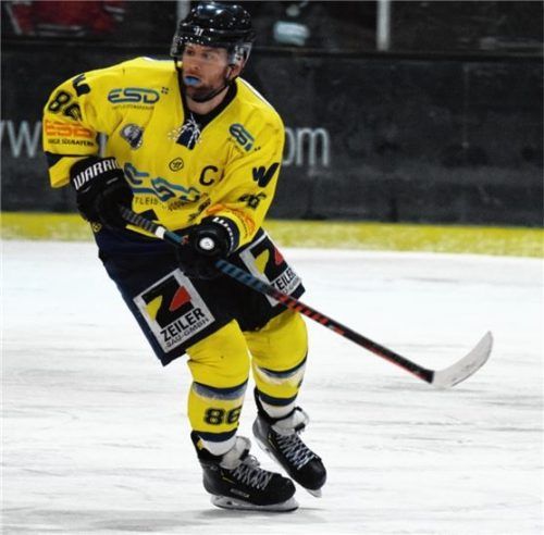 Bleibt beim EHC Waldkraiburg: Kapitän und Stürmer Michael Trox. Foto Del Grosso