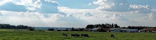 Der Bauhof soll südlich – im Bild links – des bestehenden Gewerbegebietes am Kreisverkehr Richtung Wasserburg entstehen.Foto Hampel