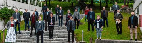 Der neue Rohrdorfer Gemeinderat stellte sich zum Gruppenfoto auf.Foto Thomae