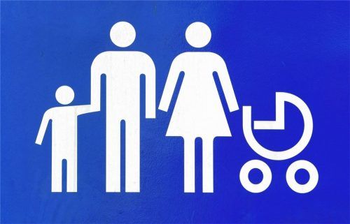 Die kostenlose Mitversicherung von Familienangehörigen ohne eigenes Einkommen in der gesetzlichen Krankenversicherung – politisch erwünscht – ist eine der vielen versicherungsfremden Leistungen, die ausschließlich von den gesetzlich Versicherten getragen wird. Foto dpa