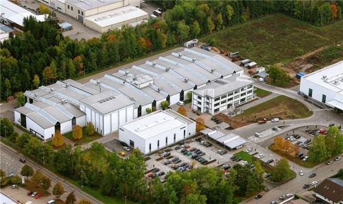 Die Firma Netzsch plant den Bau einer Halle mit aufgesetzter Büroebene. Im Stadtentwicklungsausschuss wird über das Vorhaben informiert.Foto  Netzsch