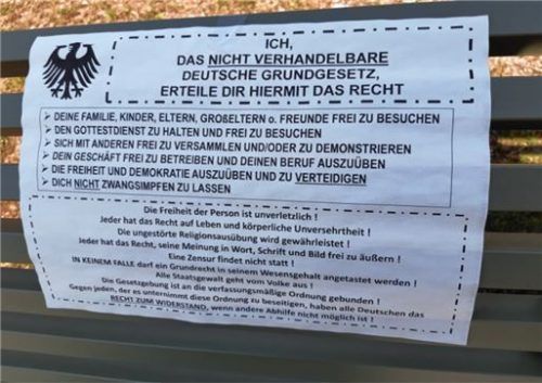 Diese Flugzettel beunruhigen derzeit die Bevölkerung in Kiefersfelden. Das Fachkommissariat für Staatsschutzangelegenheiten ermittelt.Foto hoffmann