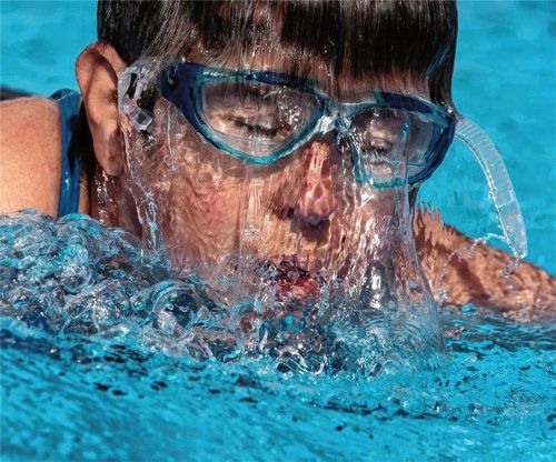 Eintauchen erlaubt: Am 8. Juni öffnet das Rosenheimer Freibad. Die Sicherheitsvorkehrungen sind streng.Foto  DPA