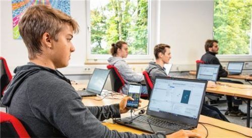 IT-Nachwuchs für Unternehmen: Über das IT-Stipendienprogramm kommen interessierte Schüler und Unternehmen zueinander.Foto BIT