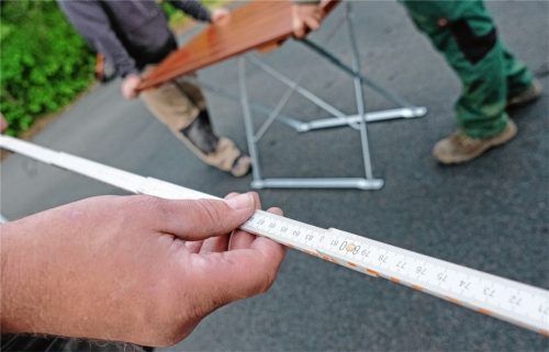 Jetzt kommt es auf jeden Zentimeter an: Am Sonntag, 18. Mai, darf die Gastronomie ihre Außenflächen öffnen – doch natürlich müssen dabei die Abstandsregeln penibel eingehalten werden. Foto dpa