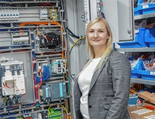 Neue Landesvorsitzende der Wirtschaftsjunioren: Denise Schurzmann, die Geschäftsführerin der Krause Industrieschaltanlagen GmbH aus Raubling. Foto Heinz