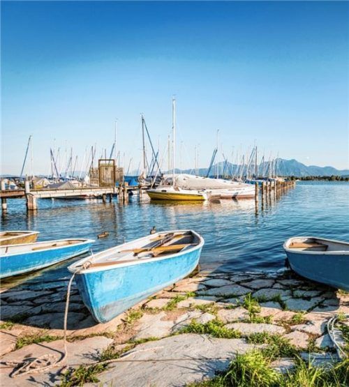 Noch ruht das Leben am Chiemsee. Die Anfragen von potenziellen Urlaubern in der Region gibt es schon vermehrt. Foto Re
