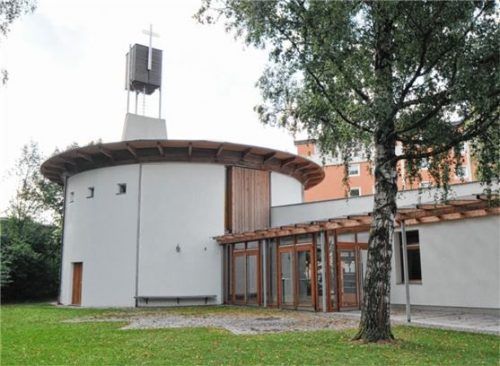 Wieder geöffnet sein wird ab dem 17. Mai auch die Apostelkirche in Rosenheim.Foto SChlecker