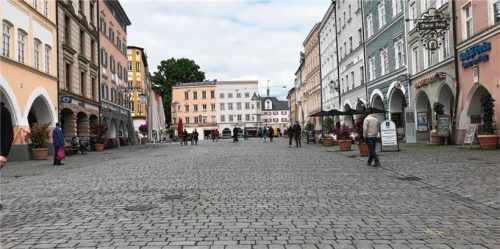 Wird der Rosenheimer Max-Josefs-Platz für Demonstrationen gesperrt? Eine Entscheidung hierzu steht bei der Stadtverwaltung im Raum. Foto  Schöne