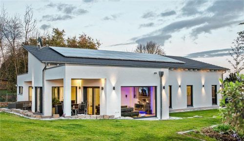 Wohngesundheit geht mit dem Werkstoff Holz besonders gut. Foto BDF/Fischerhaus