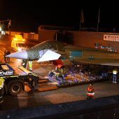 Eurofighter auf der Bundesstraße
