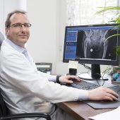 Mehr Sicherheit bei der Gelenkersatz-OP