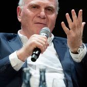 Hoeneß springt Tönnies zur Seite