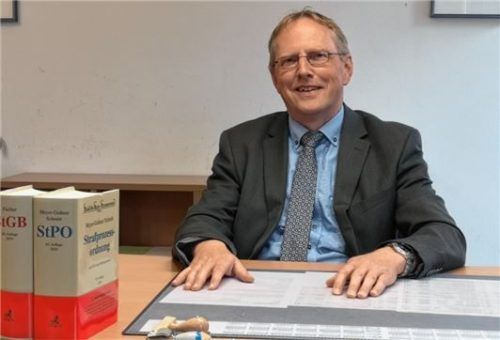 Alles auf den Tisch: Oberstaatsanwalt Martin Freudling will auch die Strippenzieher zur Verantwortung ziehen. Foto Staatsanwaltschaft