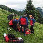 Kuh trampelt Almbäuerin (51) nieder