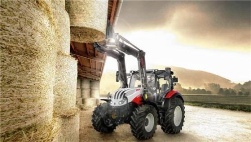 Der Expert CVT wird häufig für Frontladereinsätze genutzt. Deshalb sind sämtliche für den Anbau nötige Anschlüsse ab Werk vorhanden. Jedes der vier Modelle kann mit den Steyr SF Frontladerschwingen ausgestattet werden.