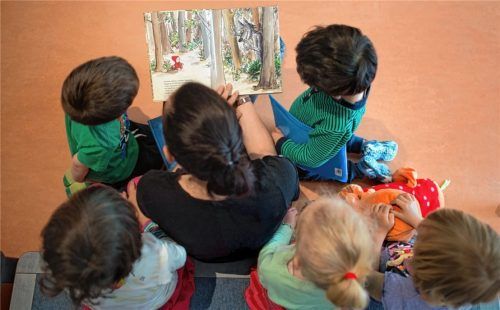 Der Fachkräftemangel in den Kitas ist auch in Bad Endorf spürbar. Deswegen hat der Gemeinderat eine Springer-Stelle genehmigt, damit bei einem plötzlichen Ausfallen einer Mitarbeiterin schnell Ersatz da ist.Foto dpa