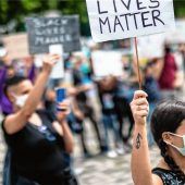 Anti-Rassismus-Demos beschäftigen Leser