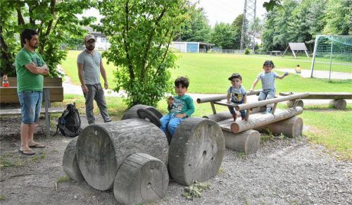 Die Spielplätze in der Gemeinde, hier am Spindlergraben, sind seit vier Wochen wieder geöffnet. Sie bieten den kleinsten Stephanskirchenern wieder die Möglichkeit zum Kontakt mit Gleichaltrigen. Foto Schlecker