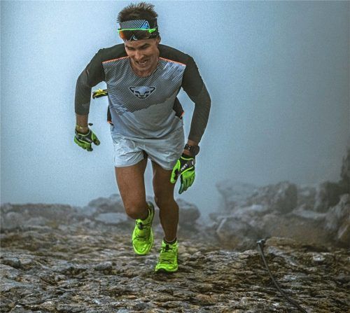 Die Wetterbedingungen bei seinem Rekordversuch waren nicht die besten, doch davon ließ sich Hannes Namberger nicht aufhalten.Foto Philipp Freund/Dynafit