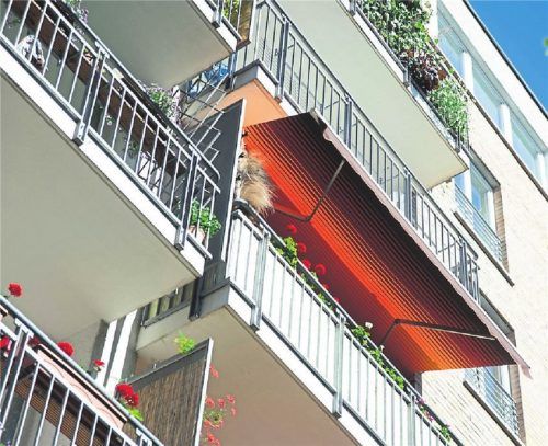 Ein Sonnenschirm geht immer, eine Markise allerdings nicht. Foto dpa/warnecke