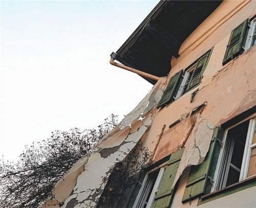 Ein Sturm beschädigte den Putz des denkmalgeschützten Gebäudes.Foto Reischl-Zehentbauer
