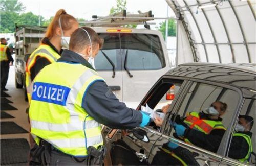 Grenzkontrolle in Kiefersfelden: Hier flog jetzt ein Ägypter wegen Schleuserei auf. Foto Bundespolizei