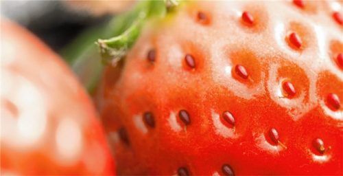 Kaum zu glauben: In der kleinen roten Frucht steckt eine große Menge an Nährstoffen. Foto moonrise - Fotolia/Nestlé Ernährungsstudio