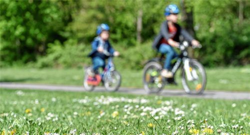 Kolbermoor soll radlfreundlicher werden: 168 Seiten umfasst der Schlussbericht des Radverkehrskonzeptes, das der Stadt jetzt vorliegt. Foto dpa