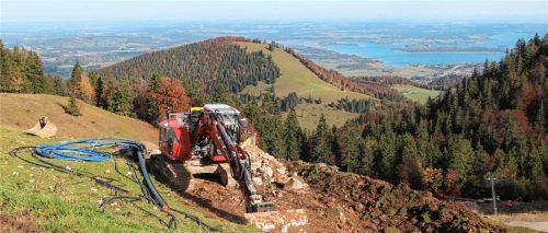 Leitungsbau am Berg: Bei schönem Wetter ein wunderschöner Arbeitsplatz.Fotos  Rehberg