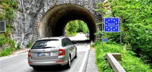 Seit gestern wieder passierbar: der Grenzübergang bei Schleching. Foto Wunderlich