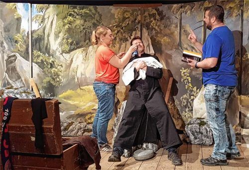 Turbulent ging es schon bei den Proben zum „Da Räuberpfaff“ zu. Foto re