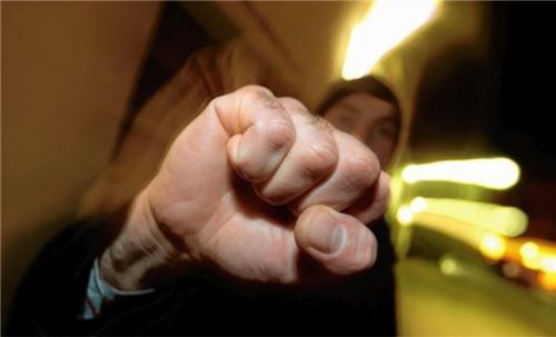 Weil er einen 14-Jährigen geschlagen hatte, musste sich jetzt ein 29-jähriger Kolbermoorer in Rosenheim vor Gericht verantworten. Foto dpa