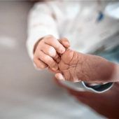 Säugling geschlagen: Bewährungsstrafe für Vater (36)