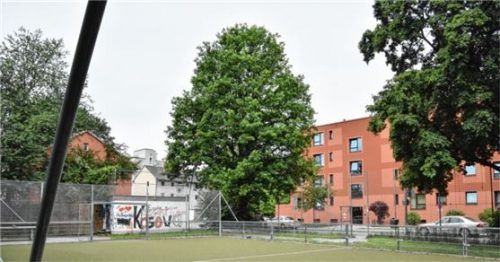 Wichtiger Platz zum Toben ist der Bolzplatz an der Zinnkopfstraße in Rosenheim.Foto Schlecker