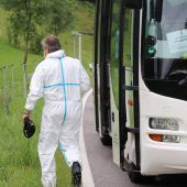 Mann ersticht Ehefrau im Linienbus
