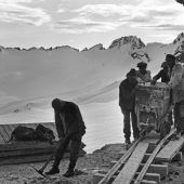 Als 2500 Männer die Zugspitze bezwangen