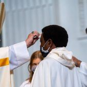 Eine kleine Gegenbewegung zu Kirchenaustritten