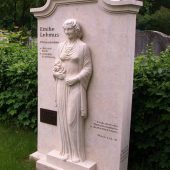 Ein Grabstein für zwei Frauen