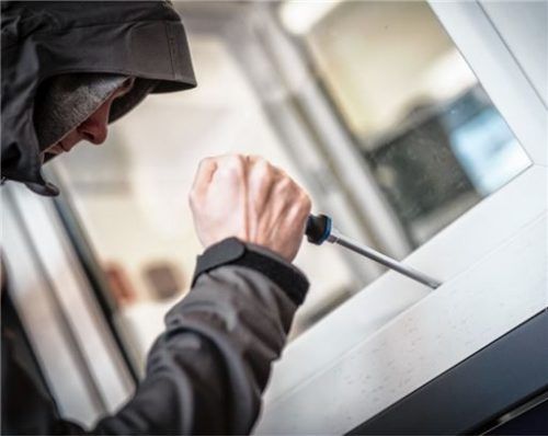 Beim Einbruch in eine Zahnarztpraxis in Stephanskirchen hatten die Täter unter anderem zahlreiche medizinische Geräte gestohlen. Foto dpa