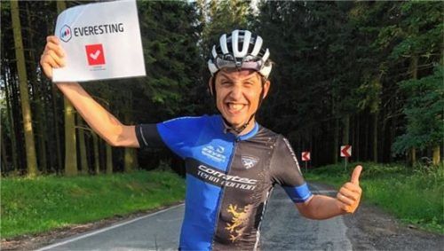 Corratec-Fahrer Frederic Glorieux aus Belgien schaffte sein „Everesting“ mit 300 Kilometern und 9005 Höhenmetern.