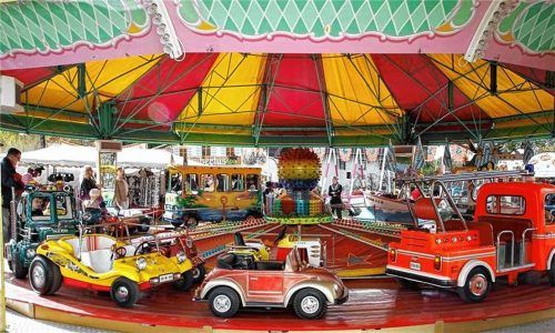 Das Karussell steht heuer still, denn der Halfinger Gemeinderat hat sich gegen das Abhalten des Kirchweihmarktes entschieden.Foto Re