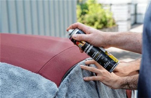 Entscheidend für die Wirkung ist auch ein gleichmäßiger Auftrag der Produkte. Foto Auto-Medienportal.Net/KÜS/Sveinn Baldvisson