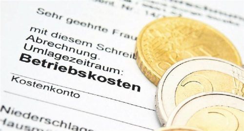 Fast immer geht’s ums Geld… Streitfall Hausmeisterkosten. Foto dpa/Warnecke