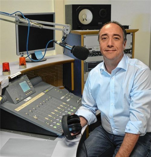 Freut sich über die Nominierung: Studioleiter Andreas Nickl hat vor sechs Jahren die Sendung „As Wichdigste vom Dag auf Boarisch“ ins Leben gerufen. Foto Schöne